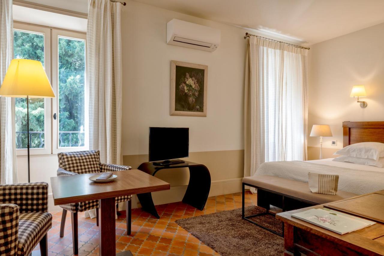 Hotel Le Prieure Villeneuve-lès-Avignon Esterno foto