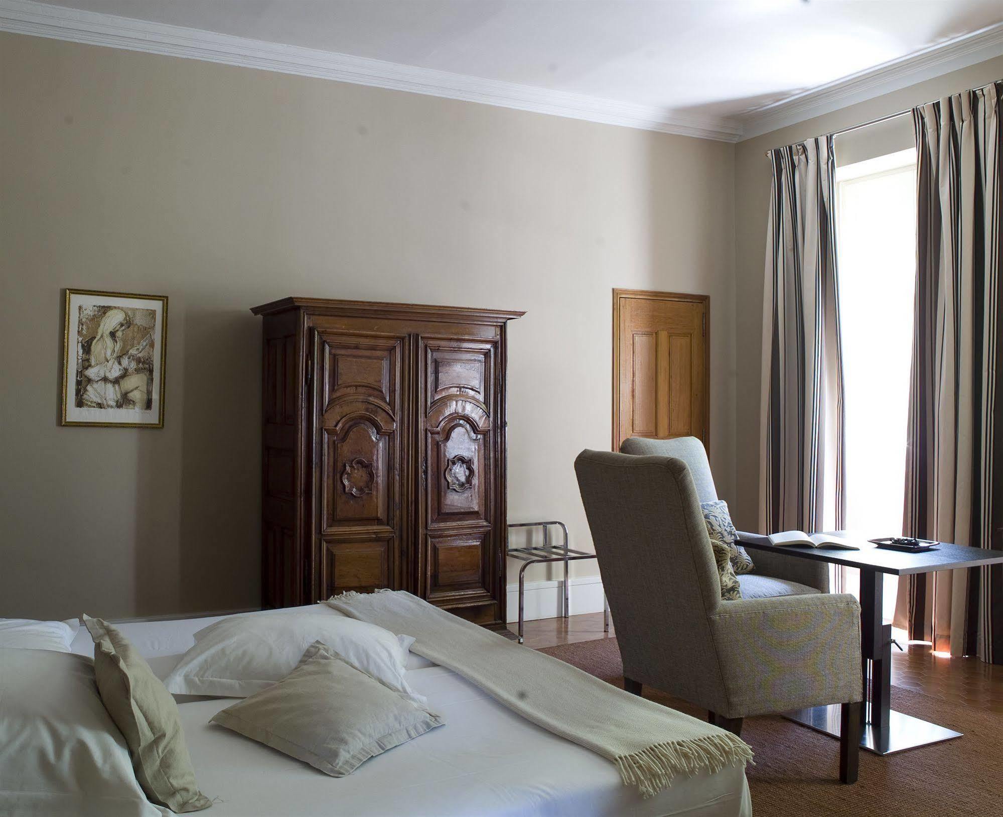 Hotel Le Prieure Villeneuve-lès-Avignon Esterno foto
