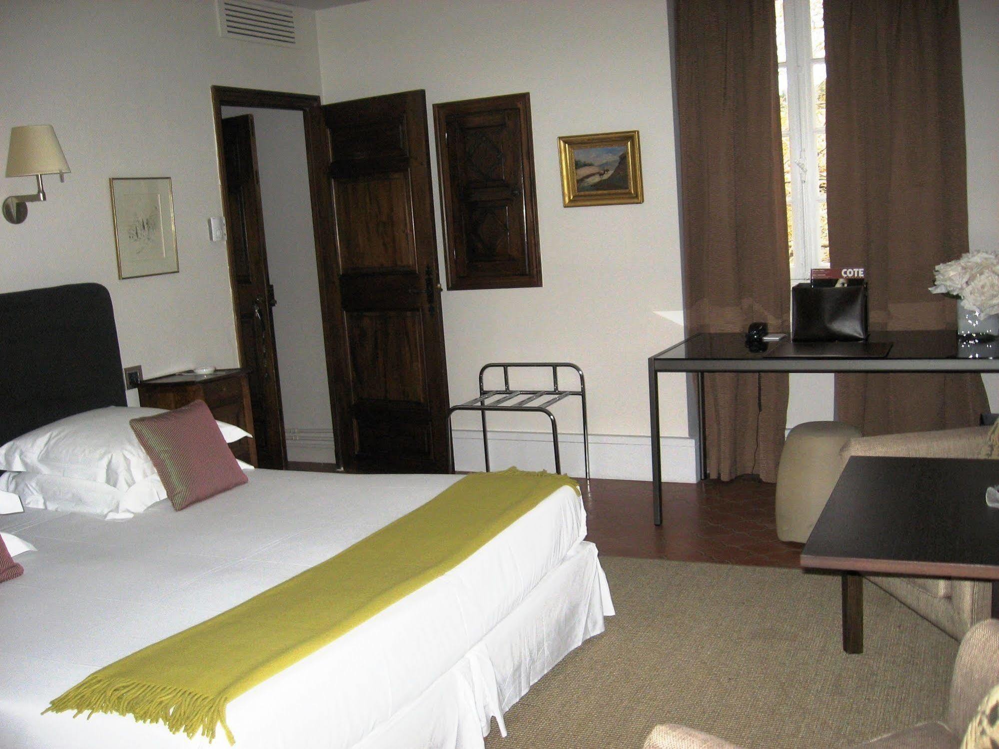Hotel Le Prieure Villeneuve-lès-Avignon Esterno foto
